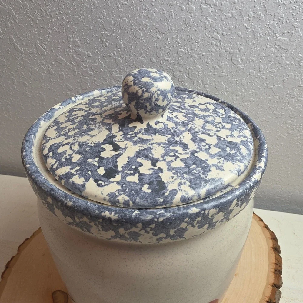Vintage Blue Spongeware Heart Stoneware Cookie Jar Lid Canister Crock 9.75x7.5‎